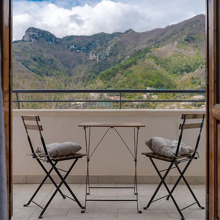 Bed and Breakfast Tra I Monti Tramonti Exterior foto