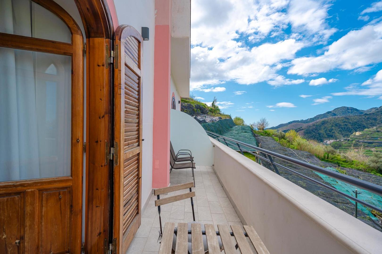 Bed and Breakfast Tra I Monti Tramonti Exterior foto
